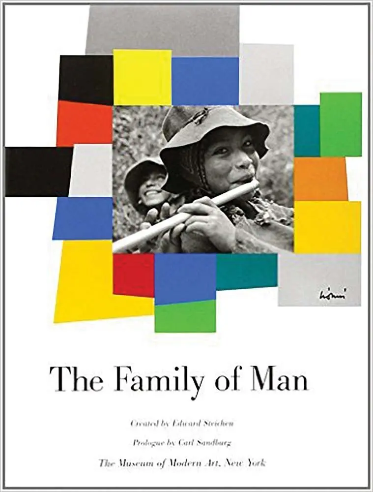 The Family Of Man [Paperback] Steichen, Edward And Sandburg, Carl 1