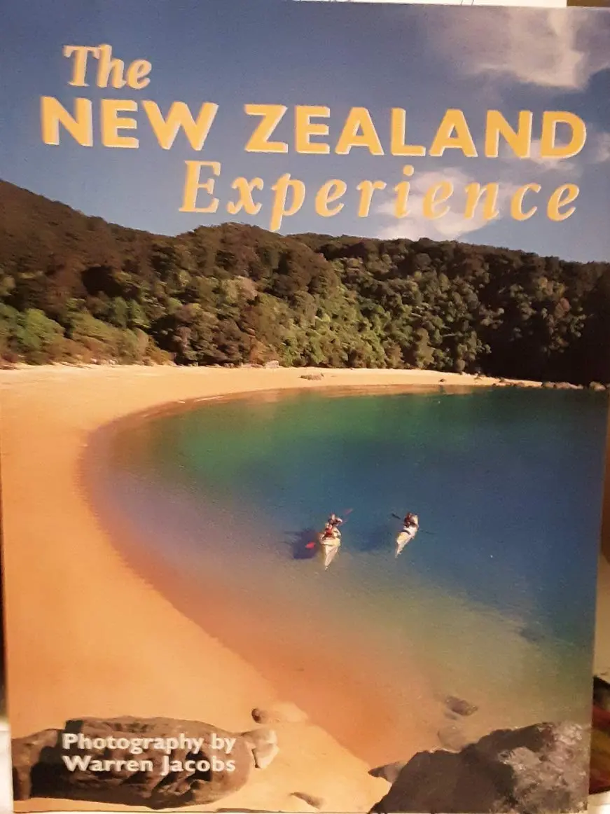 The New Zealand Experience [Paperback] Jacobs, Warren 1