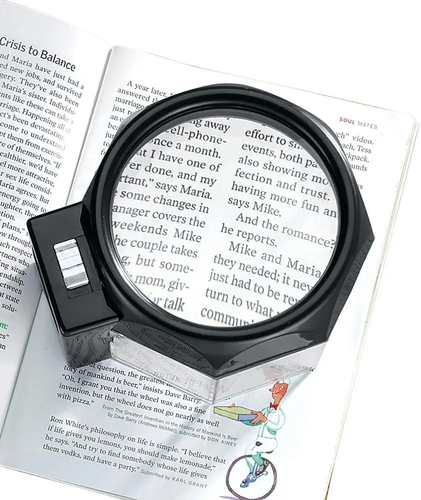 Iluminated Magnifier: 5× Magnification 1