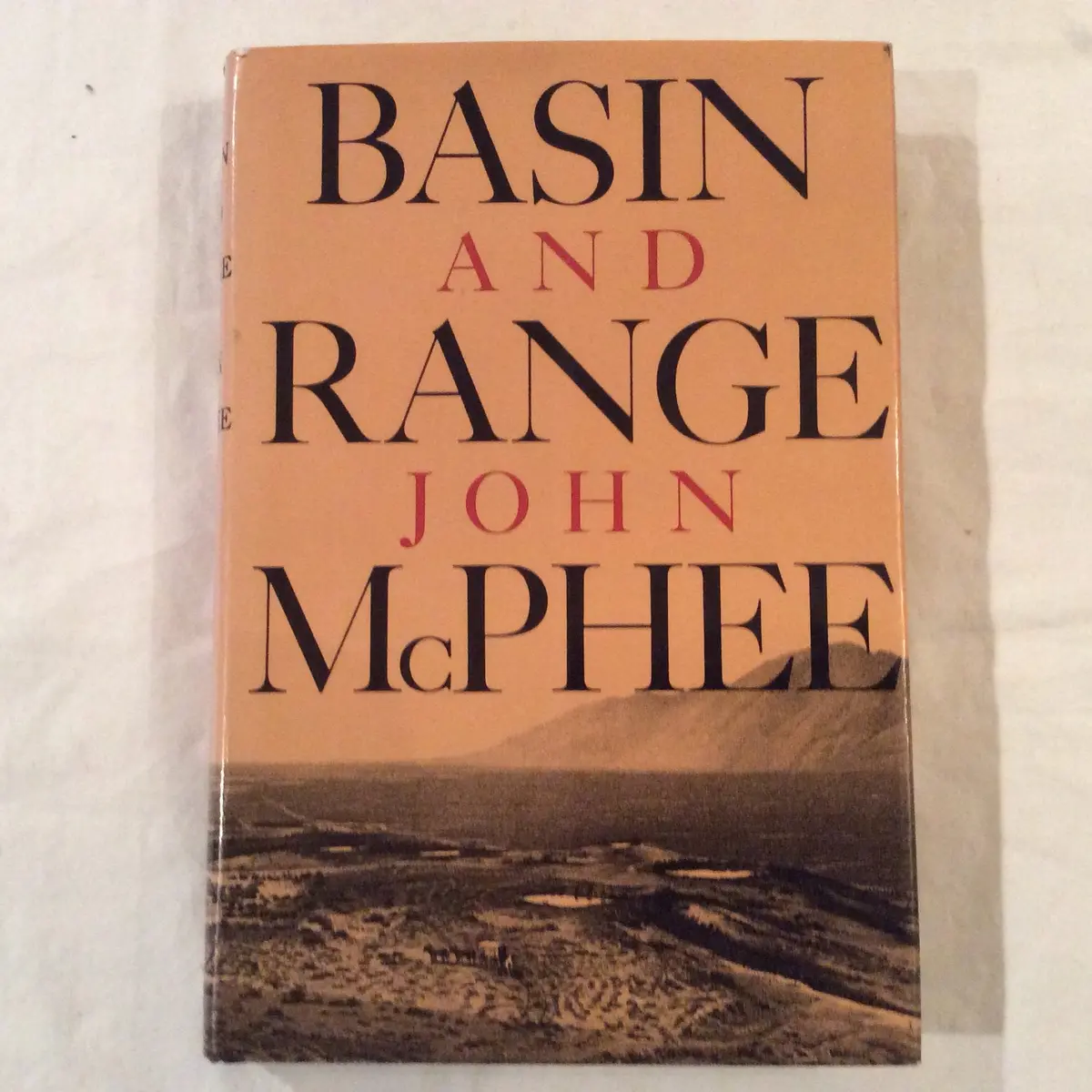 Basin And Range [Paperback] Mcphee, John 1