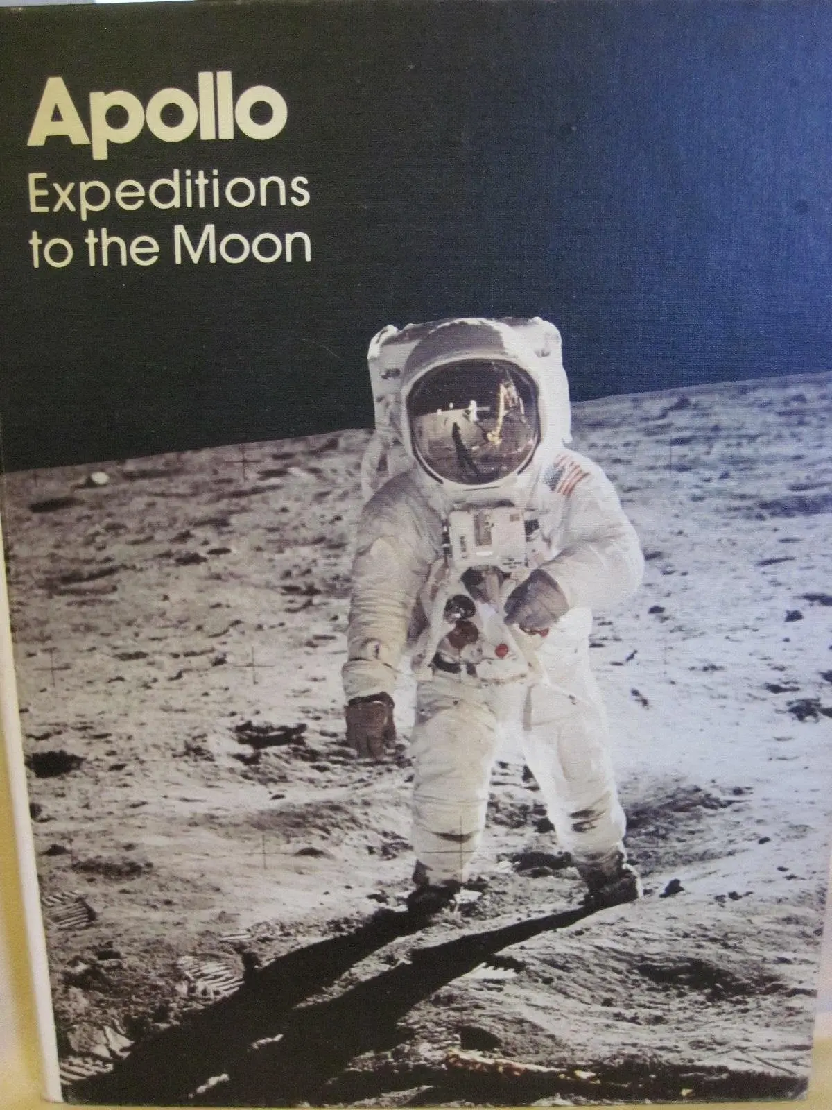 Apollo Expeditions To The Moon [Hardcover] Cortright, Edgar M. (Ed) 1