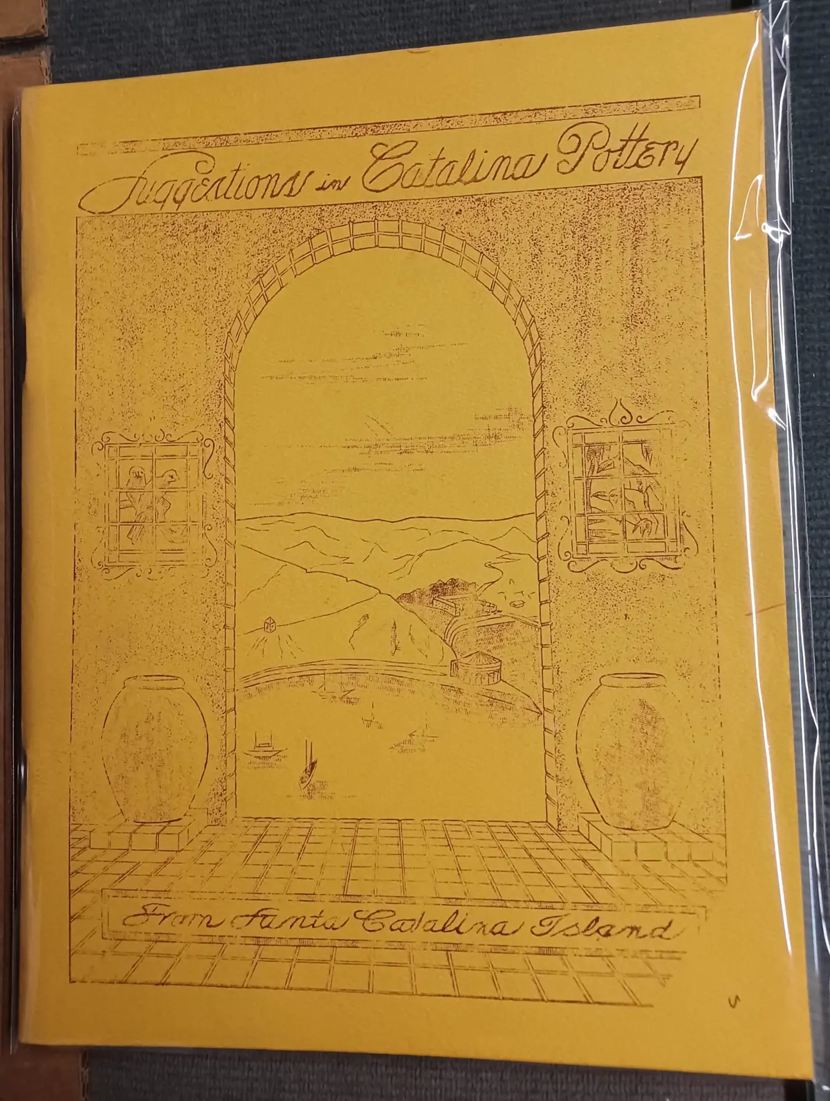 Suggestions In Catalina Pottery [Paperback] Enge, Delleen 1