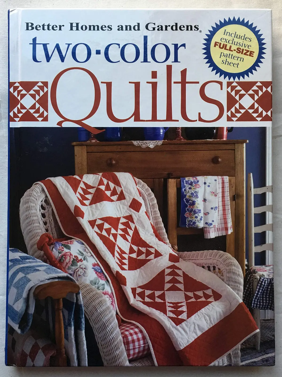 Two-Color Quilts Better Homes And Gardens Books And Dahlstrom, Carol 1
