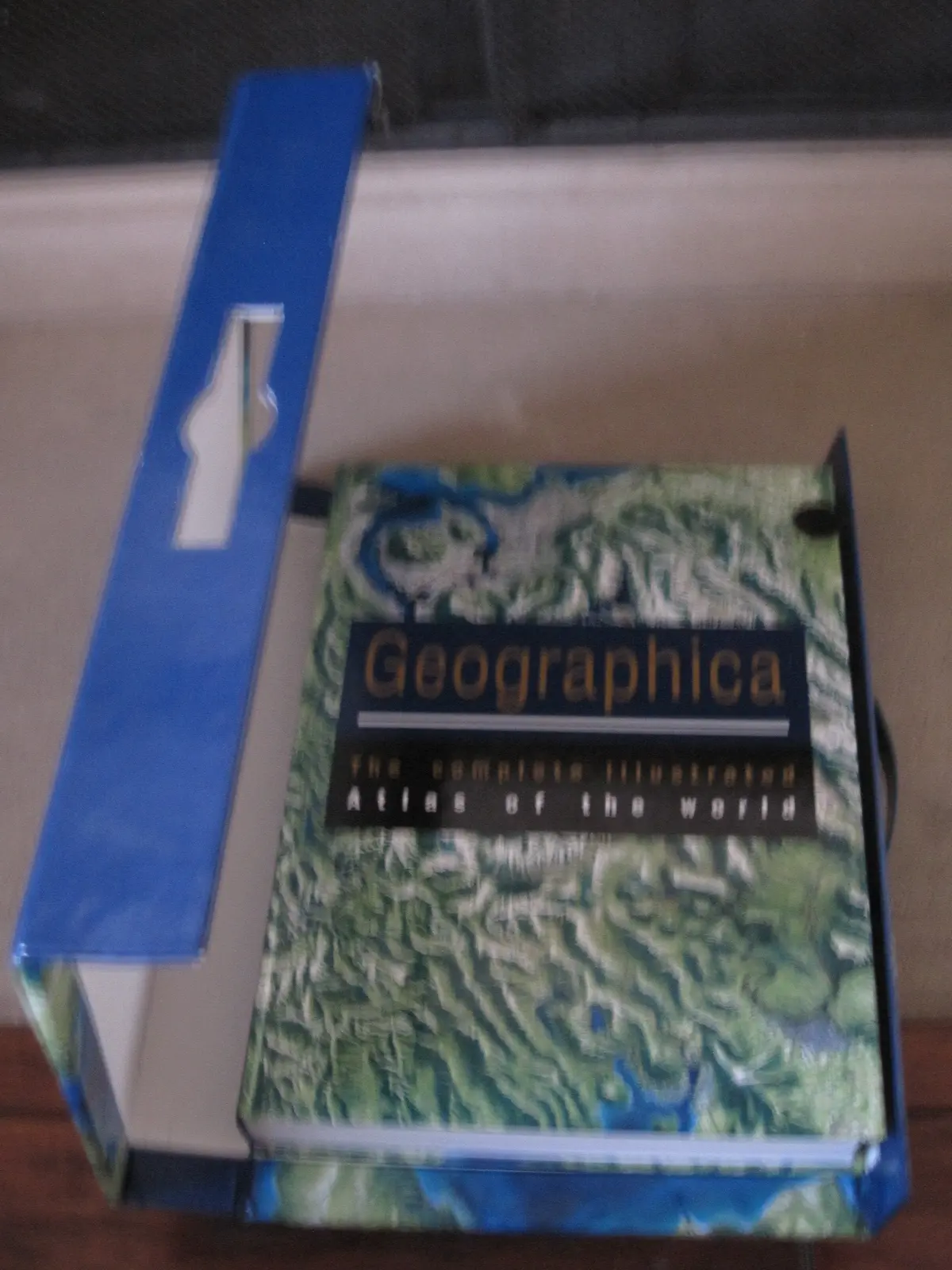 Geographica - The Complete Illustrated Atlas Of The World [Hardcover] [Jan 01, 1999] Philippa And Valerie Marlborough (Editor Philippa And Valerie Marlborough (Editor 1