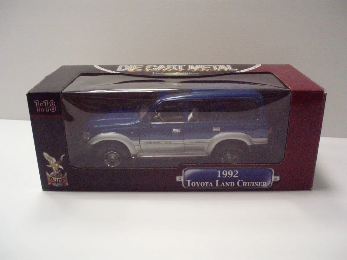 Green 1:18 Toyota Land Cruiser (1992) 1