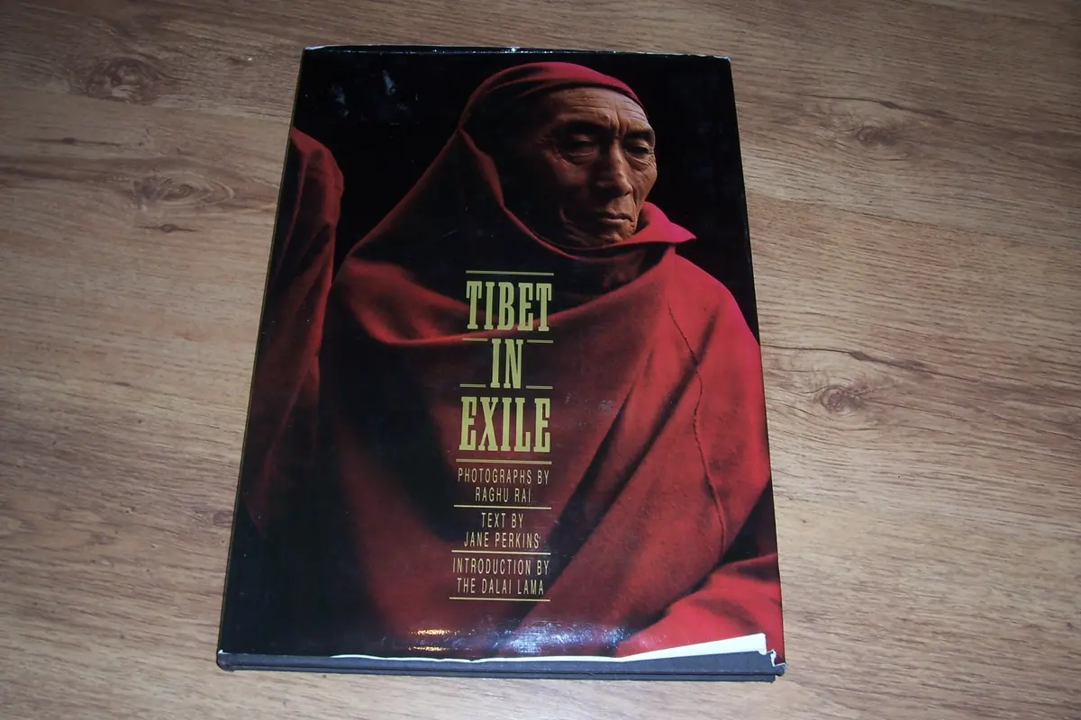 Tibet In Exile Perkins, Jane; Rai, Raghu And Dalai Lama 1