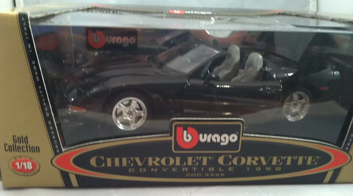 Bburago Gold Collection Chevrolet Corvette Convertible 1998 1:18 1
