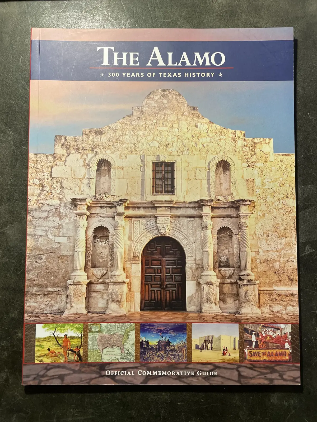 Alamo : 300 Years Of Texas History [Paperback] Christopher G. Capen 1