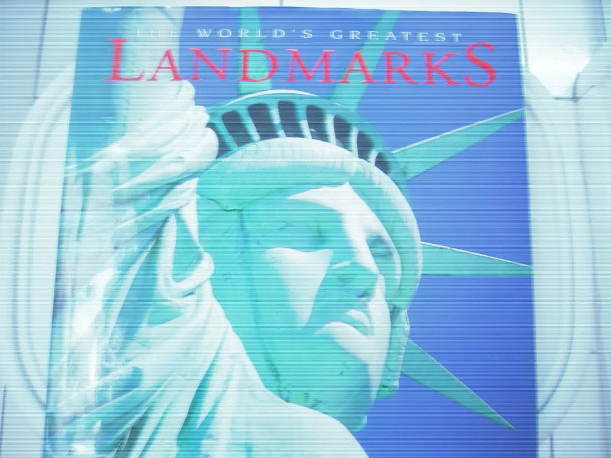 The World's Greatest Landmarks (General Interest) [Hardcover] Dunn, Jerry Camarillo And Color Photographs 1