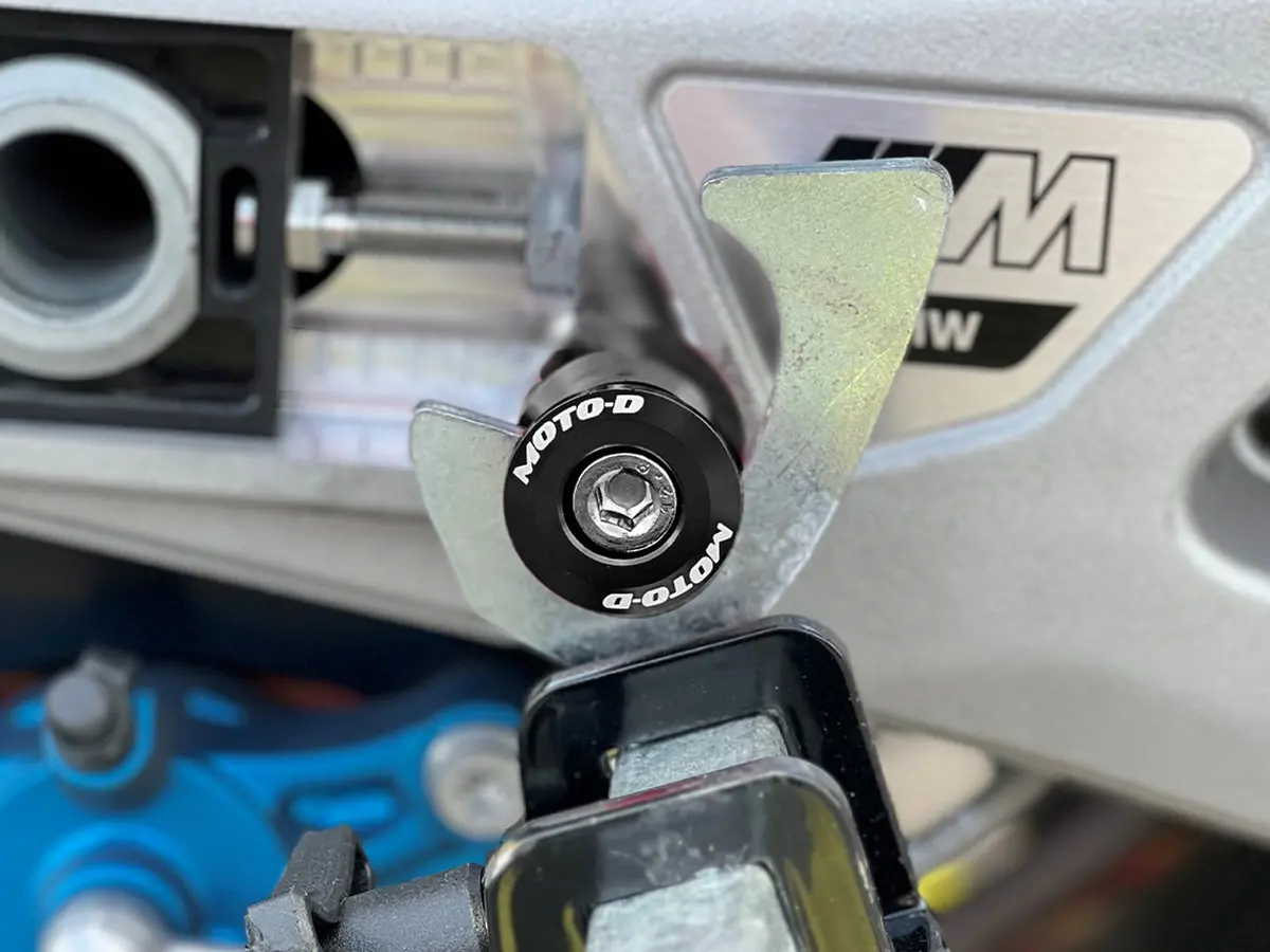 Moto-D Swingarm Spools 1